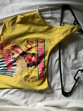 SHEIN Yellow Graphic Crop Tank Top with Popcorn Print